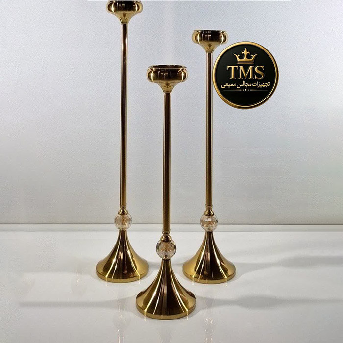 شمعدان کنار سالنی